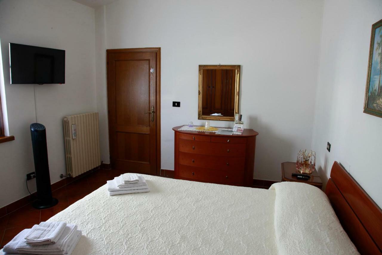 Casa Il Ceppo Hotel อาเรซโซ ภายนอก รูปภาพ