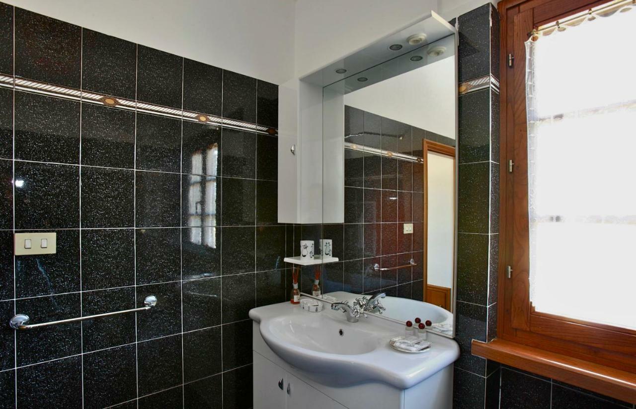 Casa Il Ceppo Hotel อาเรซโซ ภายนอก รูปภาพ